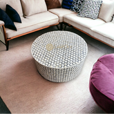 Mesa de centro Targua Emma con incrustaciones de hueso, color negro | Mesa de centro redonda con incrustaciones de hueso