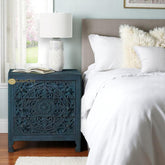 Mesita de noche de 3 cajones con diseño floral tallado a mano, color índigo | Mesita de noche de 3 cajones con diseño floral tallado a mano