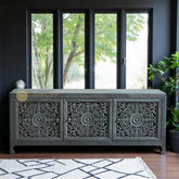 Mueble multimedia de tres puertas Lombok de Nueva York, tallado a mano, color índigo | Mueble de entretenimiento de tres puertas Lombok de Nueva York, tallado a mano, color índigo