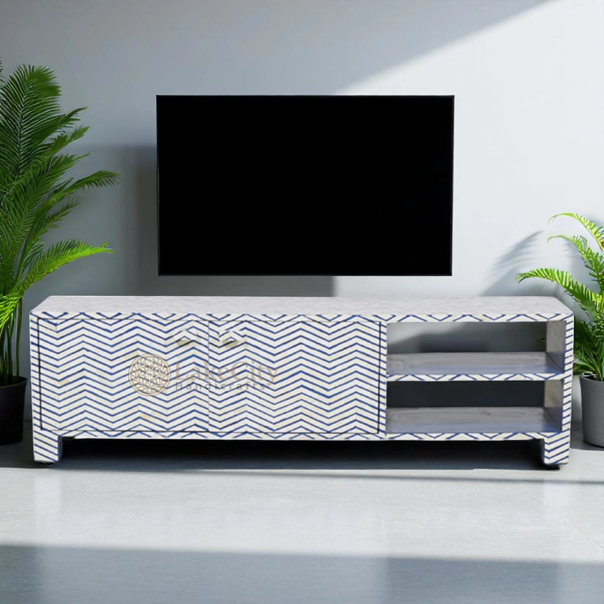 Meuble multimédia avec incrustations d'os et motif chevron zigzag | Meuble de divertissement