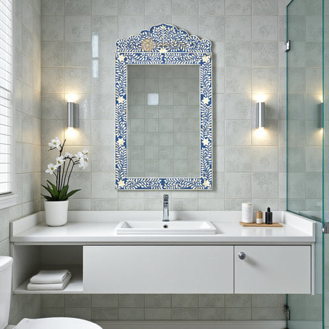 Cadre de miroir à crête avec incrustations d'os et motif floral bleu