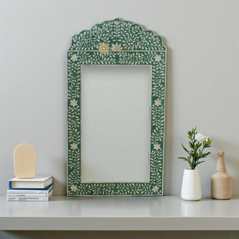 Cadre de miroir à crête avec incrustations d'os et motif floral, vert