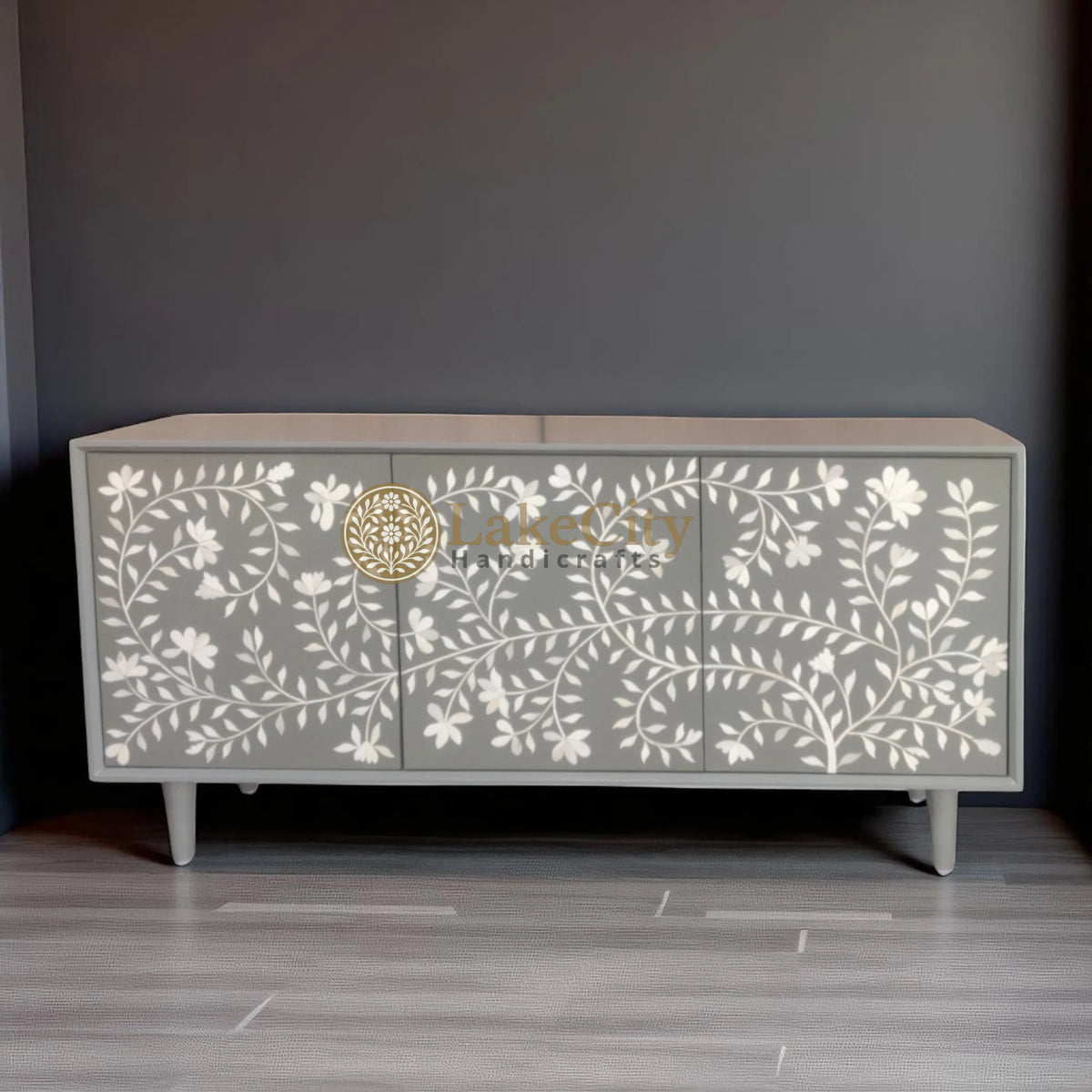 Console multimédia à motif floral avec incrustations d'os | Meuble de divertissement avec incrustations d'os