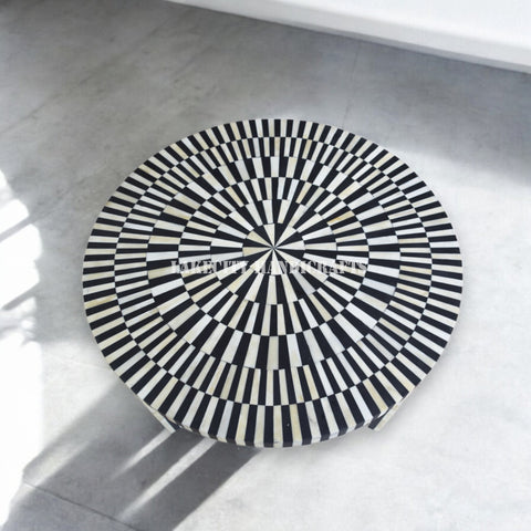 Table basse à rayures illusion avec incrustations d'os, noire