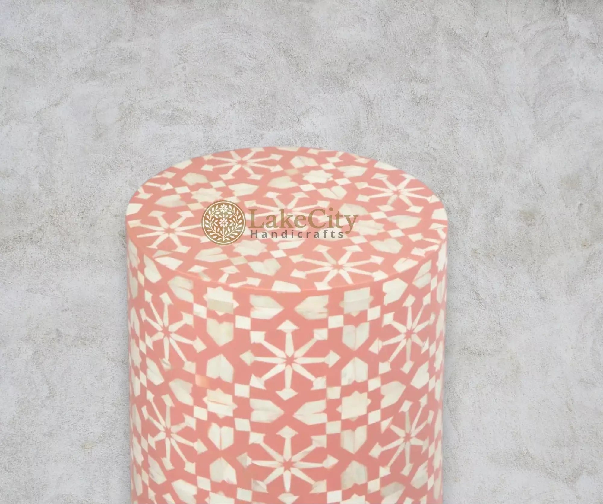 Mesa auxiliar de diseño marroquí con incrustaciones de hueso en beige | Mesa auxiliar de diseño marroquí con incrustaciones de hueso en beige