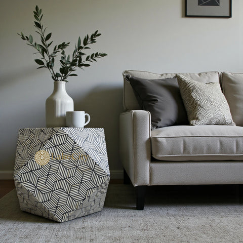 Mesa auxiliar octogonal con incrustaciones de hueso, color negro