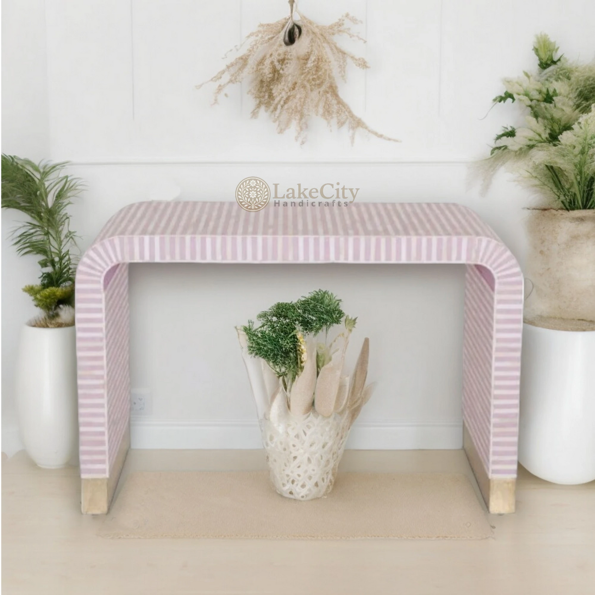 Mesa consola con diseño de rayas y incrustaciones de hueso en cascada con varios colores