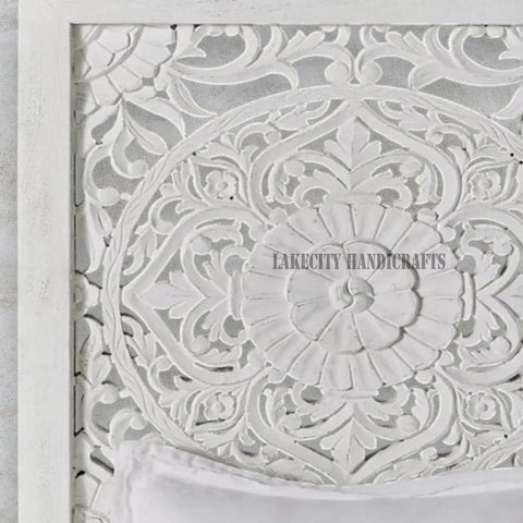 Lit bas Lombok sculpté à la main, blanc naturel | Lit en bois sculpté, cadre blanc naturel