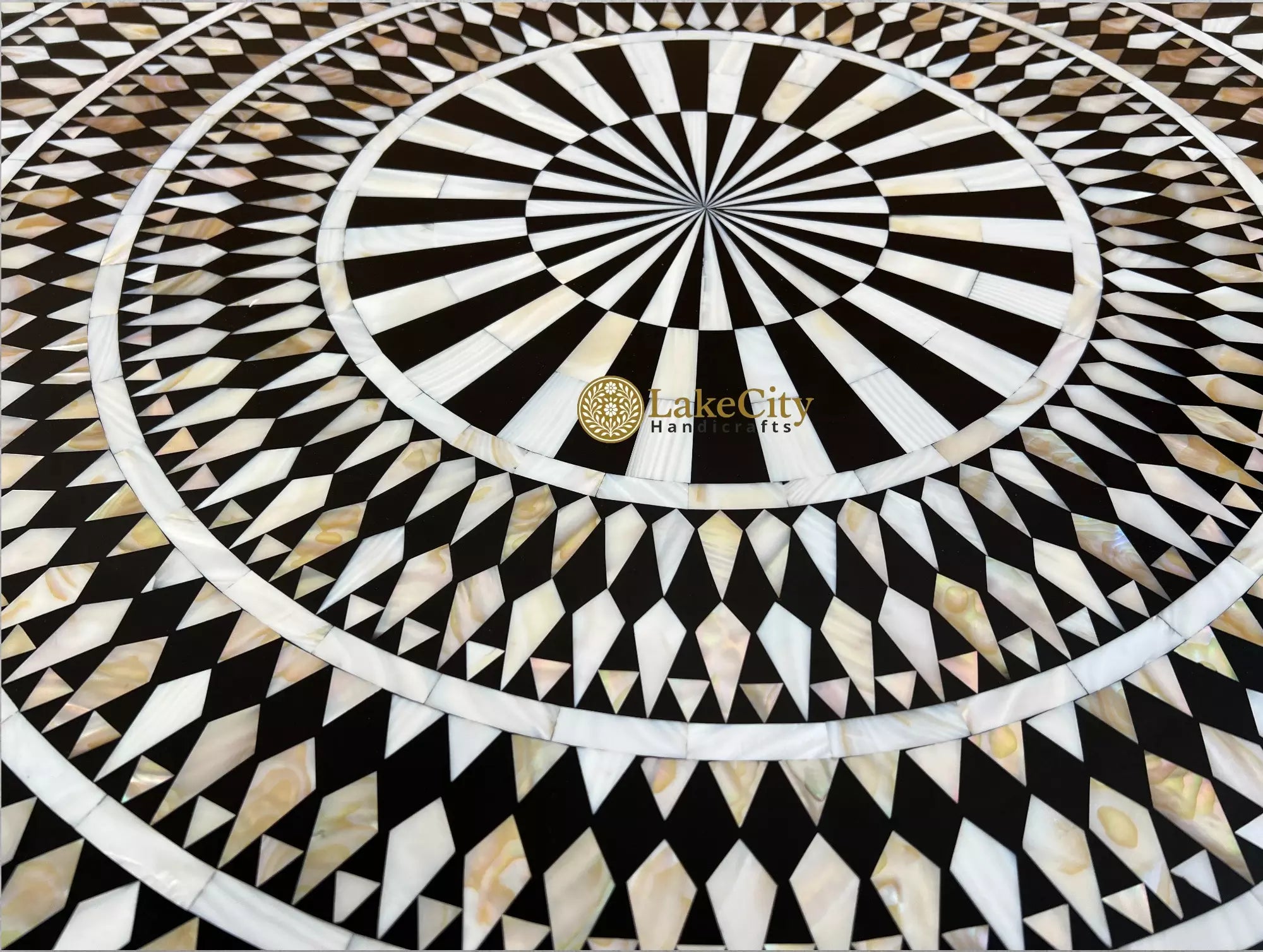 Mother of Pearl Inlay Diamond Round Dining Table Black