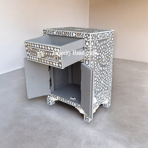 Mesita de noche gris con diseño floral de nácar, 1 cajón y 2 puertas