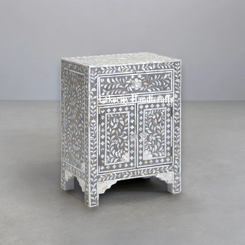 Table de chevet 1 tiroir et 2 portes à motif floral en nacre grise