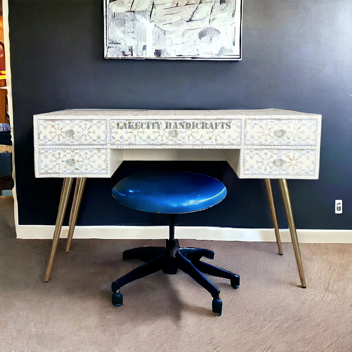 Escritorio marroquí de 5 cajones con incrustaciones de nácar, color crema | Consola marroquí de 5 cajones con incrustaciones de nácar, color crema