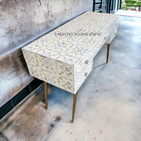 Escritorio marroquí de 5 cajones con incrustaciones de nácar, color crema | Consola marroquí de 5 cajones con incrustaciones de nácar, color crema