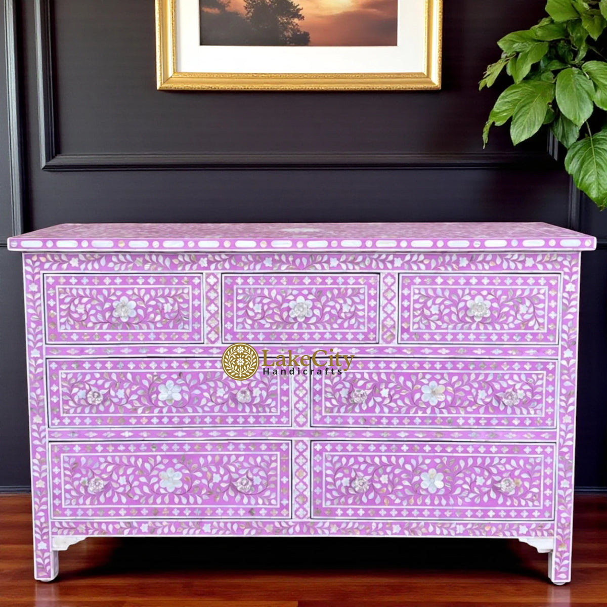 Commode 7 tiroirs à motif floral incrusté de nacre blanche