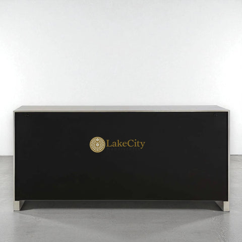 Credenza Talitha de 4 puertas con relieve de níquel