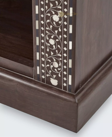 Armoire en bois de teck indien Ross avec incrustations d'os